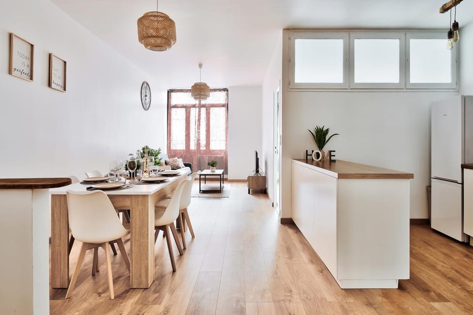 Living room, Dining area