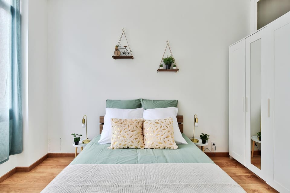 Bed, Photo of the whole room, Bedroom