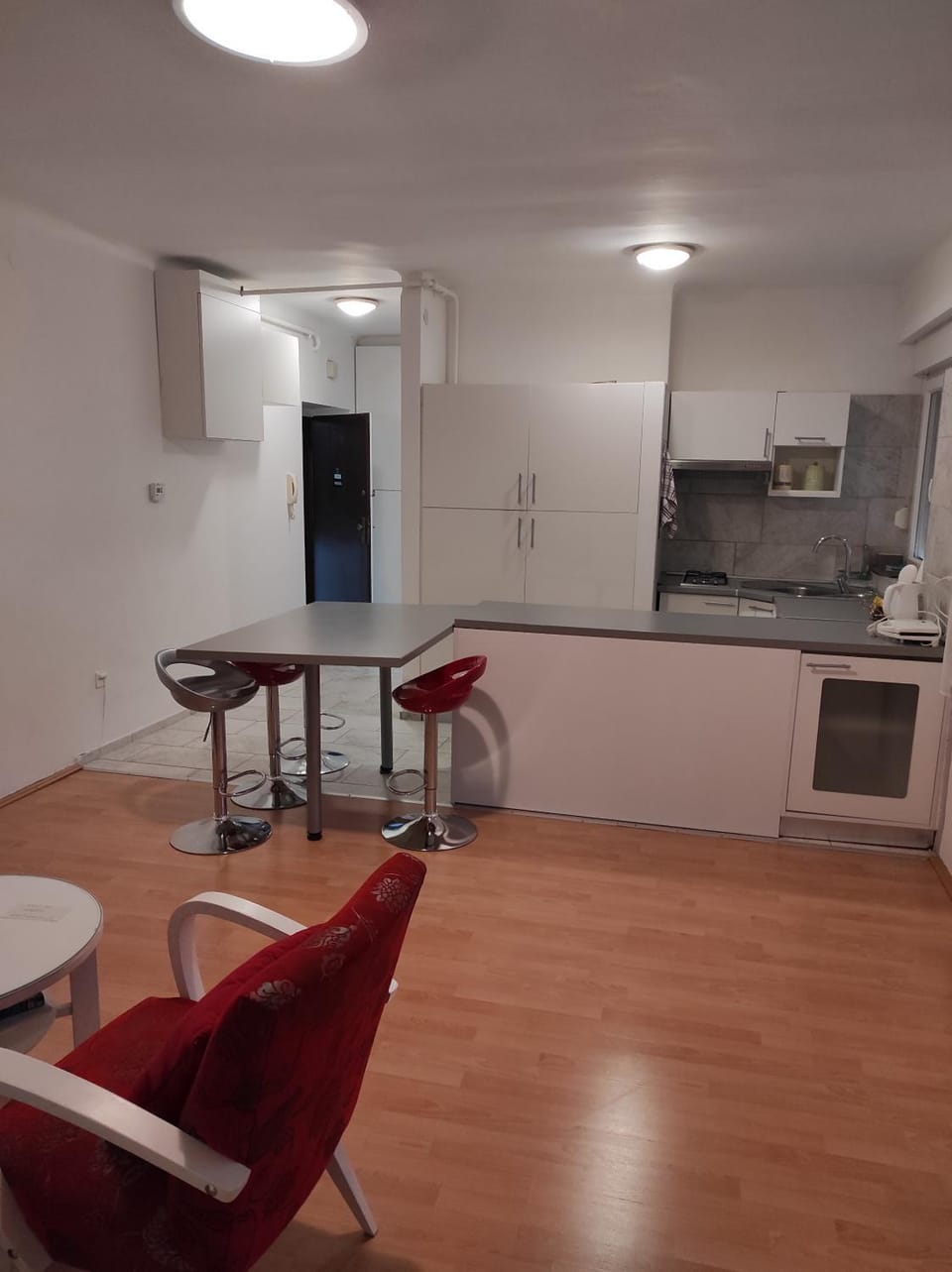 Kitchen or kitchenette, Seating area