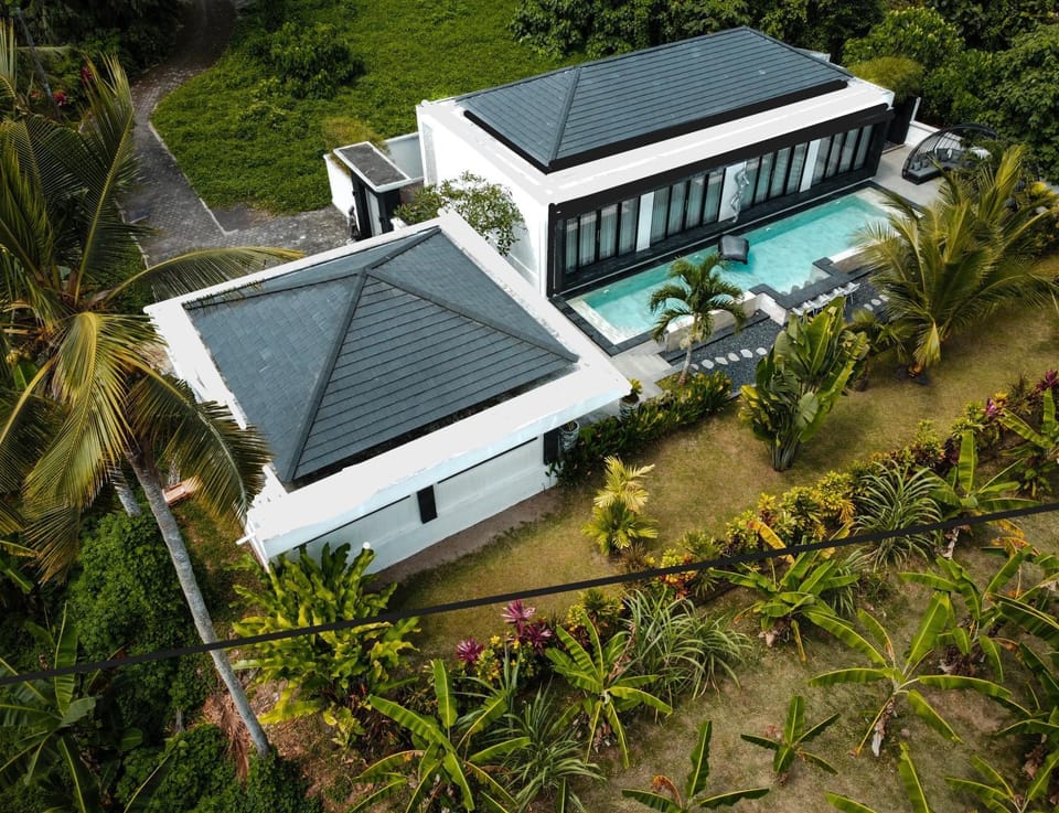 Property building, Swimming pool, Parking