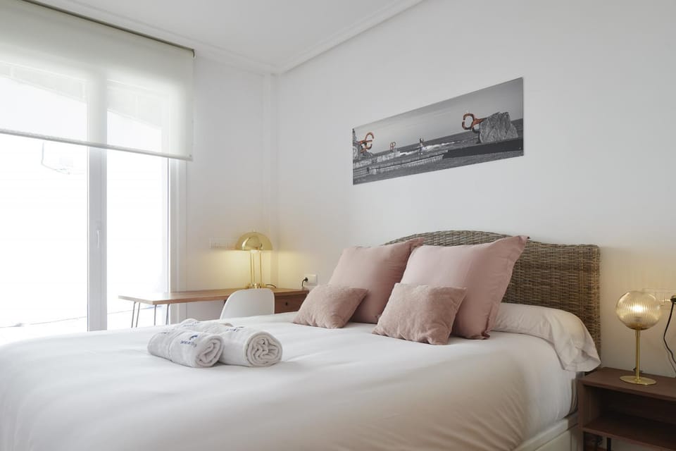 Esnatuz - Basque Stay Apartment in San Sebastian
