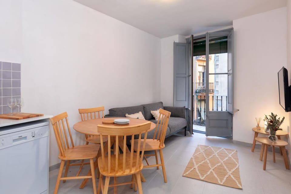 TV and multimedia, Kitchen or kitchenette, Living room, Dining area