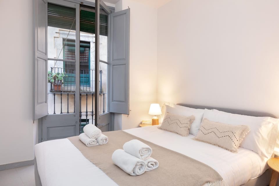 Bed, Balcony/Terrace, Photo of the whole room, Bedroom, towels