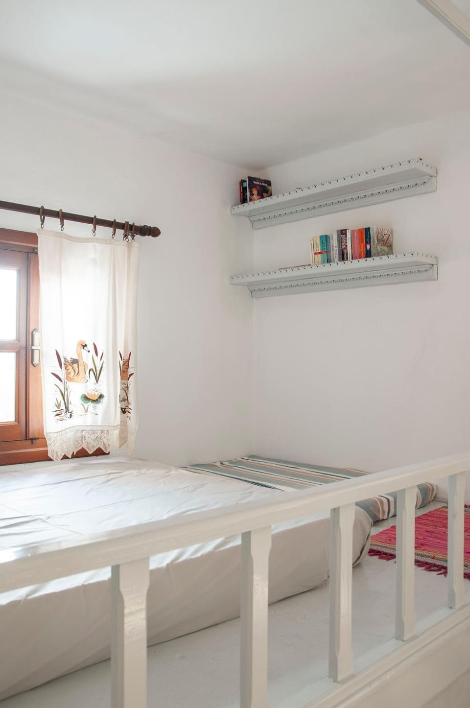 Bed, Library, Living room