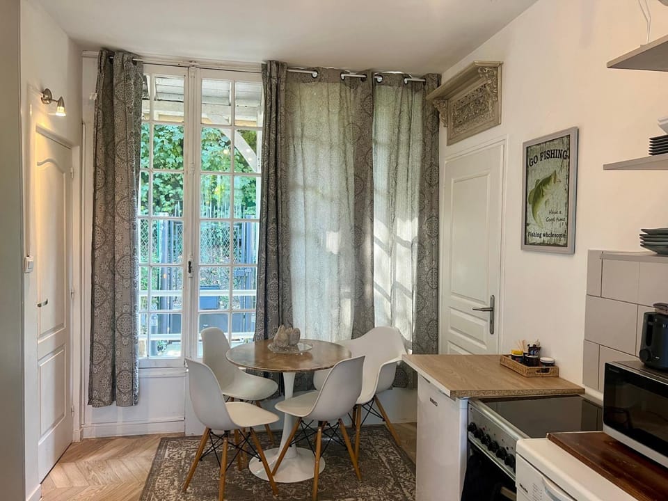 Lumineux appartement, jardin, vu sur mer Apartment in Trouville-sur-Mer