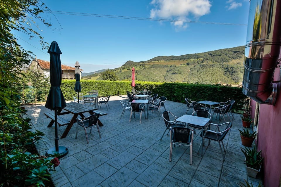 Balcony/Terrace, Mountain view