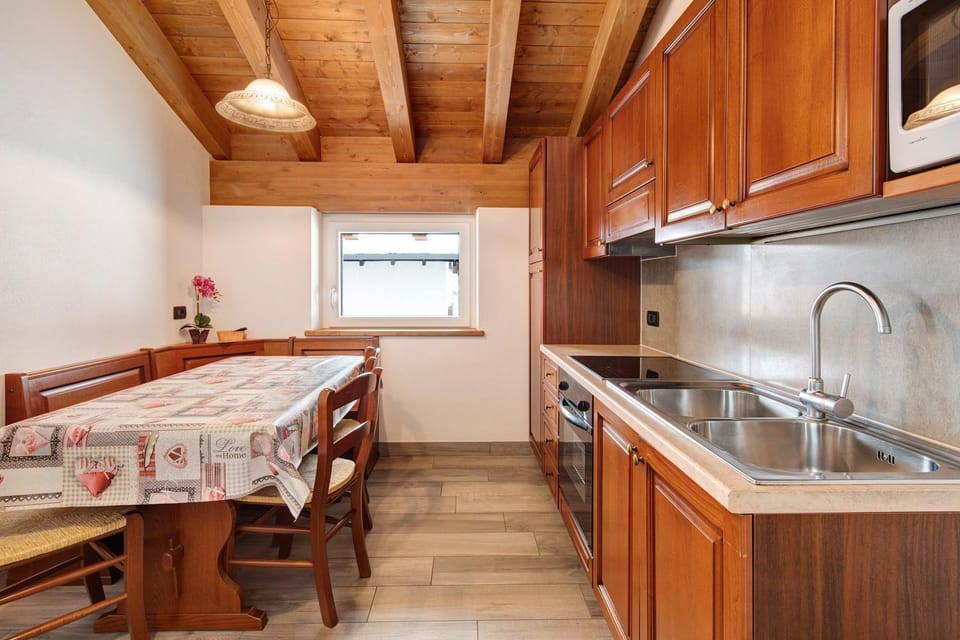Property building, Kitchen or kitchenette, Living room