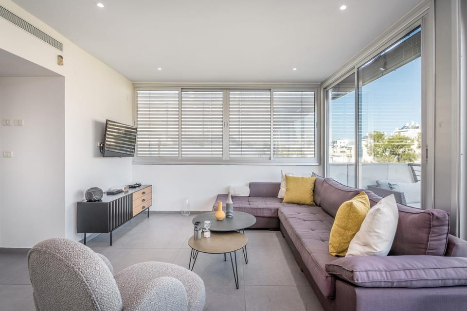 Ben Gurion - Superb penthouse close to the beach Apartment in Tel Aviv-Yafo