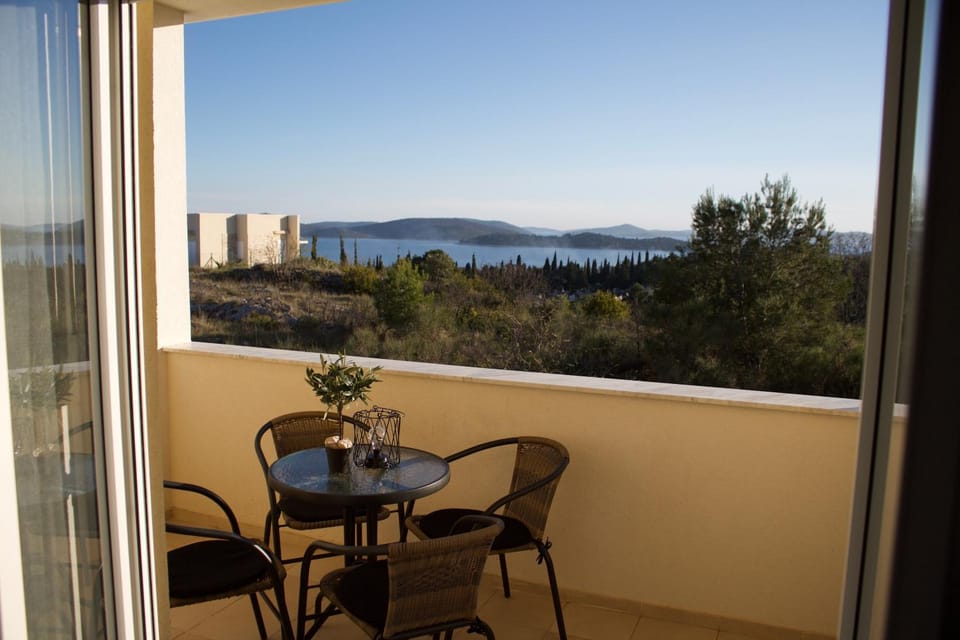 View (from property/room), Balcony/Terrace, Sea view
