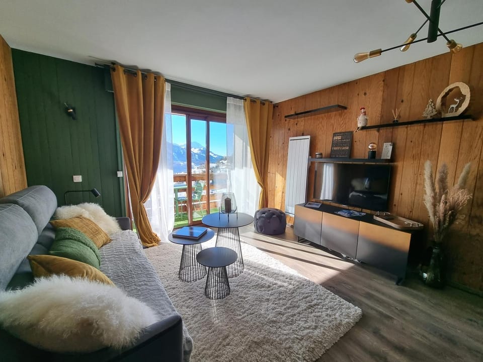 Living room, Bedroom
