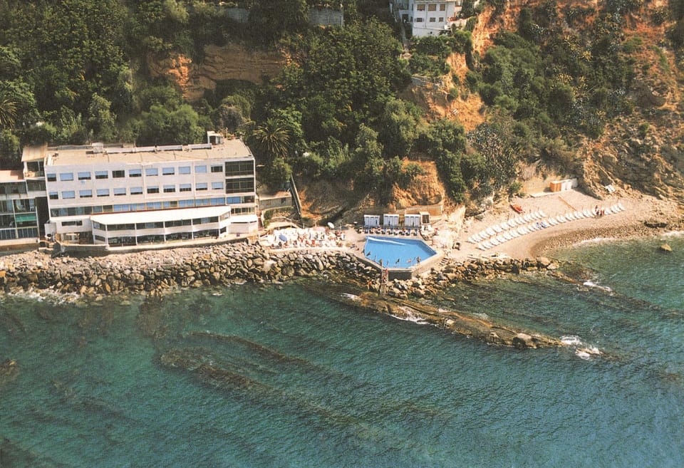 Property building, Beach, Swimming pool
