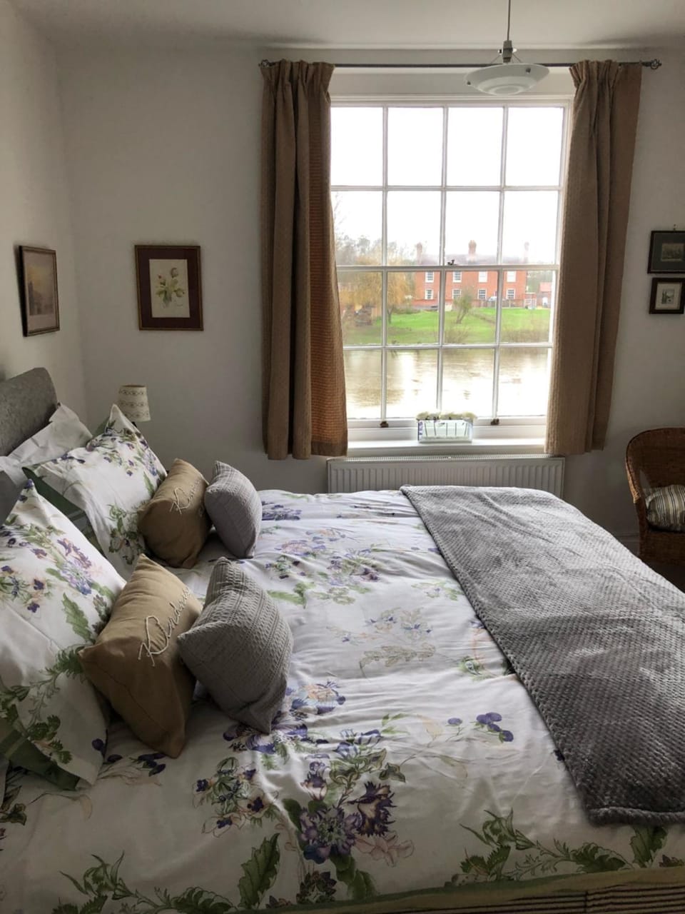 Beautiful riverfront cosy one bedroom apartment Apartment in Wychavon District