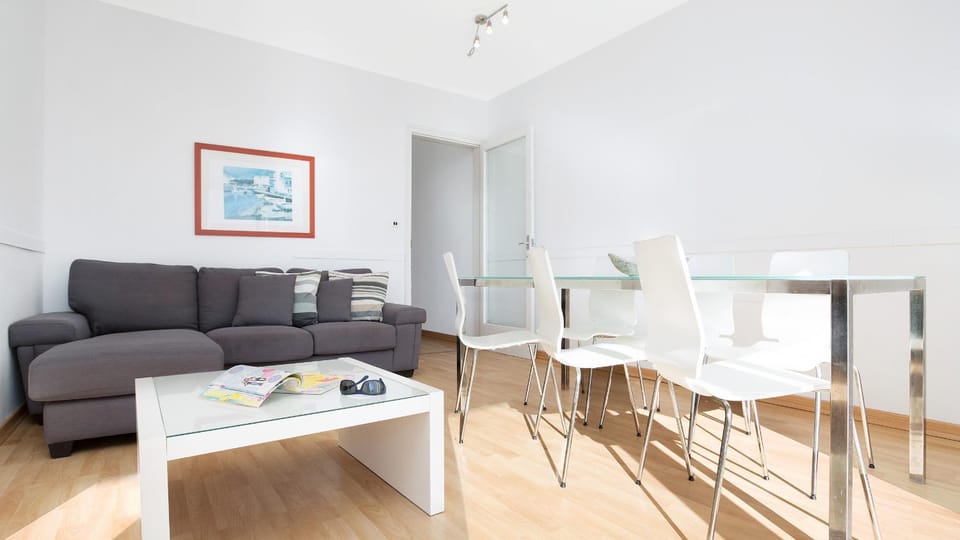 Living room, Dining area, Sea view