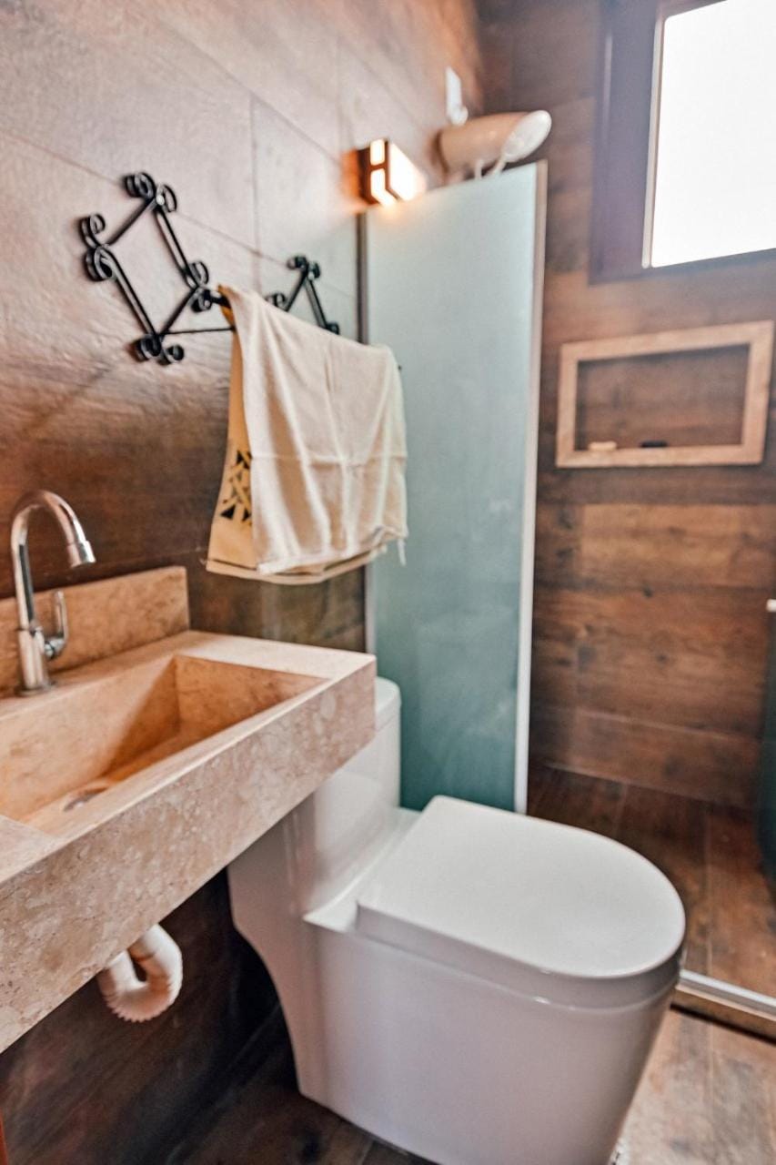 Shower, Bathroom, towels