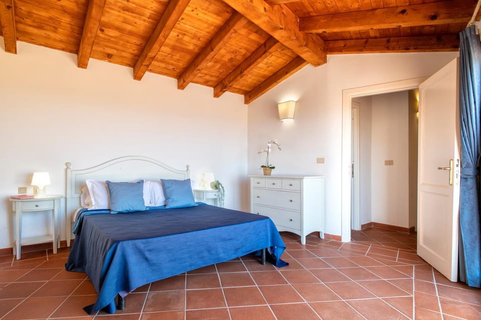Property building, Living room, Bedroom