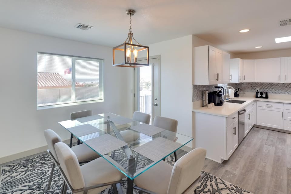 Putting Green, Pool Access: Lake Havasu City Home! House in Lake Havasu City