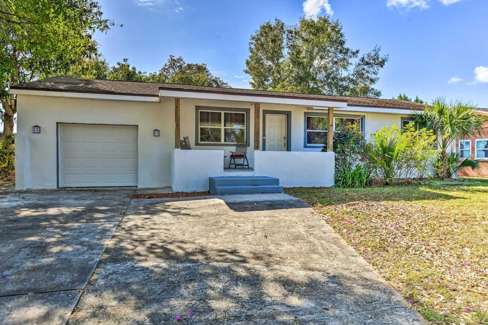 Bright, Pet-Friendly Retreat in Avon Park! House in Avon Park