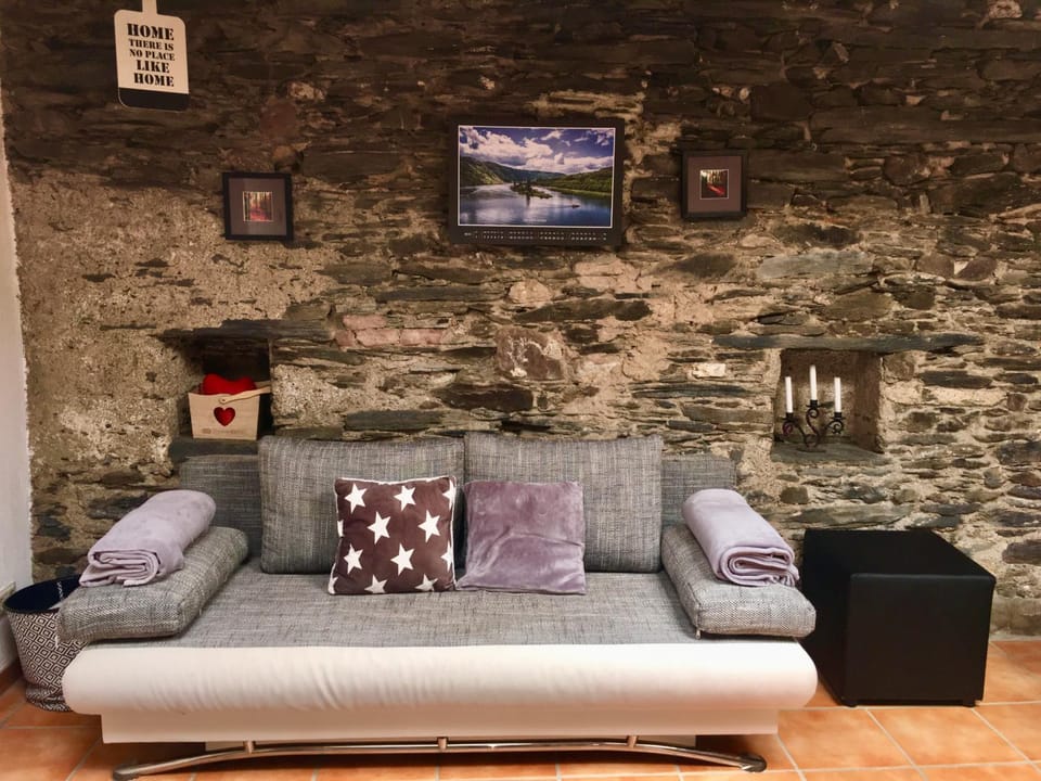 Bed, Living room, Photo of the whole room, Bedroom