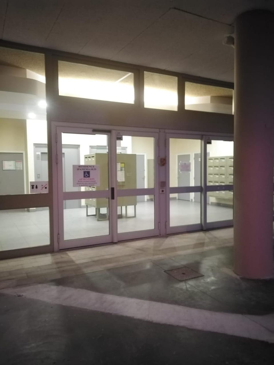 Facade/entrance