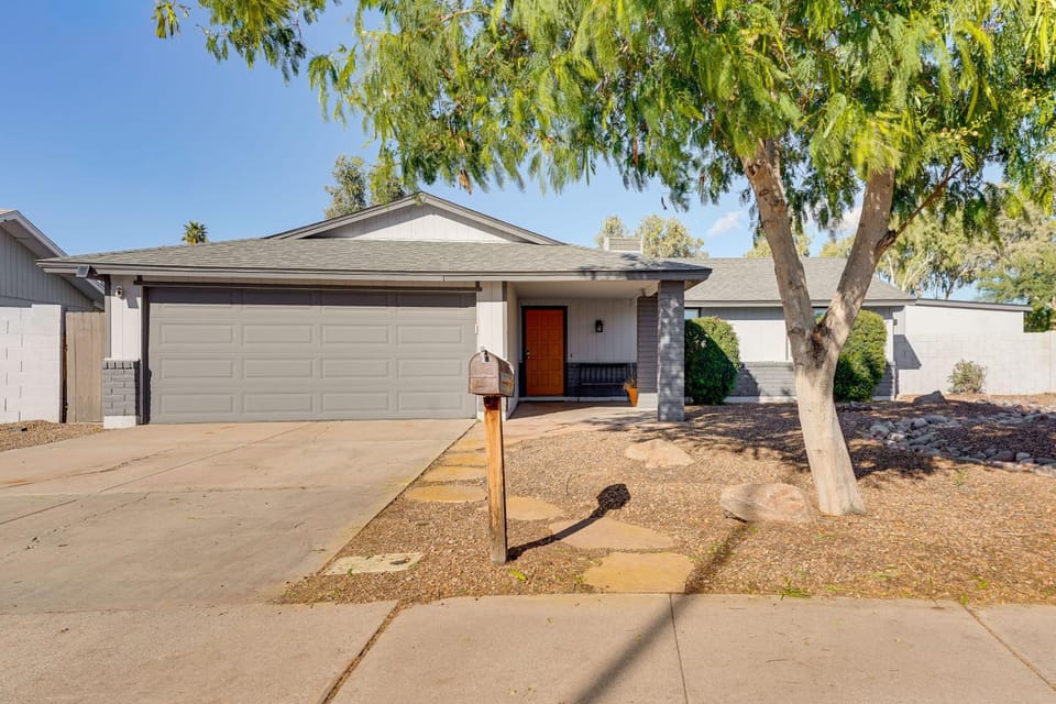 Walk to Riverview Park! Dog-Friendly Mesa Retreat House in Mesa