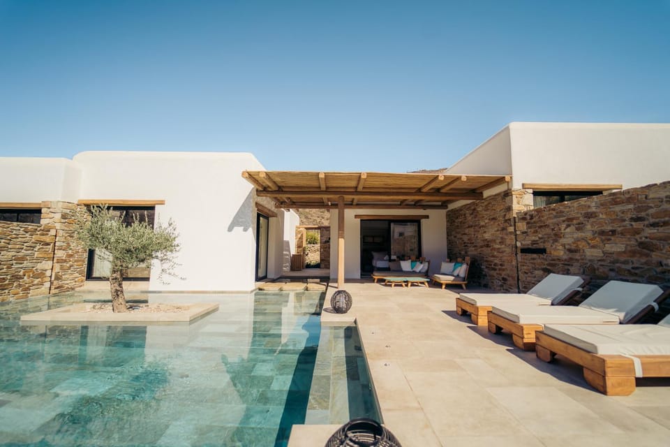 Property building, Swimming pool