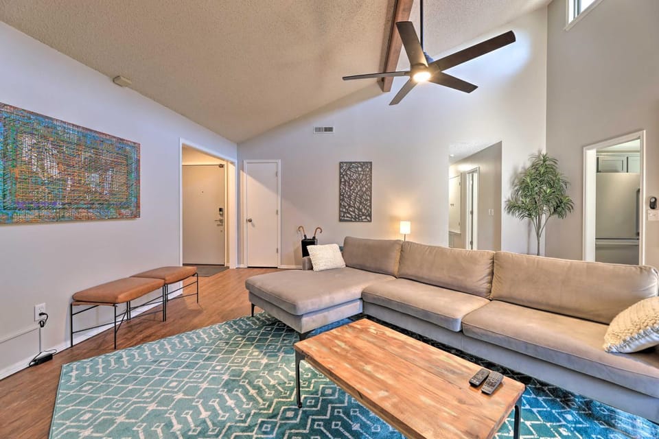 Modern Fayetteville Home < 1 Mi to U of A! House in Fayetteville