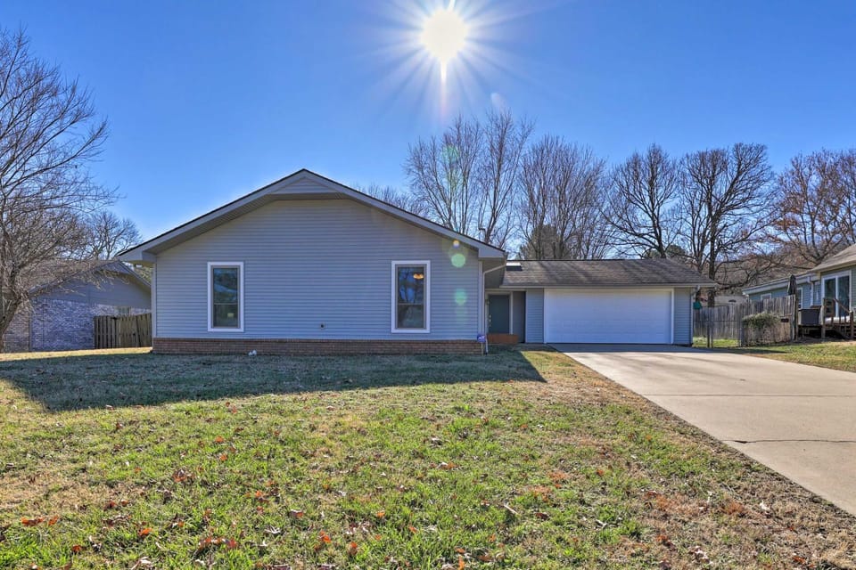 Modern Fayetteville Home < 1 Mi to U of A! House in Fayetteville