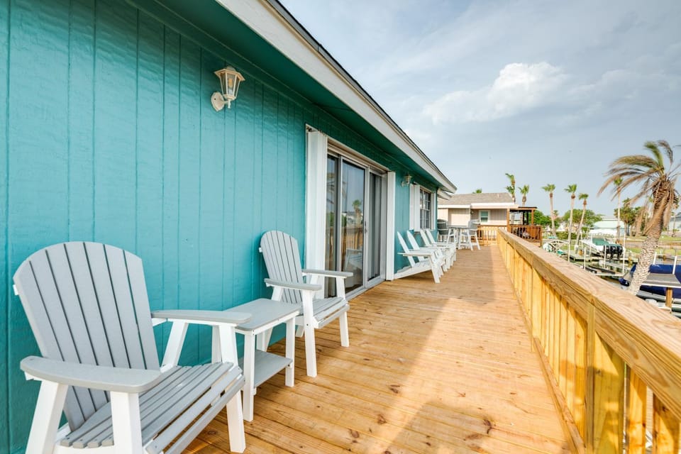 Private Dock: Charming & Spacious Rockport Abode! House in Rockport
