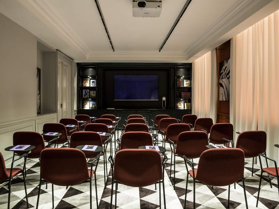 Meeting/conference room