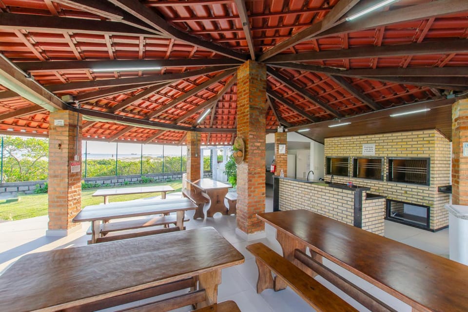 Apto Pé na Areia com Piscina N1298 Apartment in Florianopolis