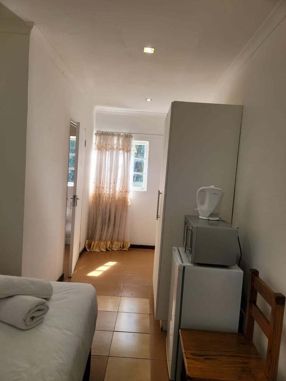 Bed, Photo of the whole room, Bedroom, minibar