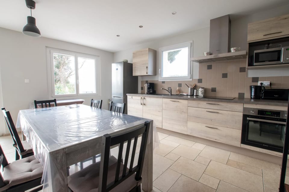 Mas des Cyprès, clim - jardin en Camargue House in Arles