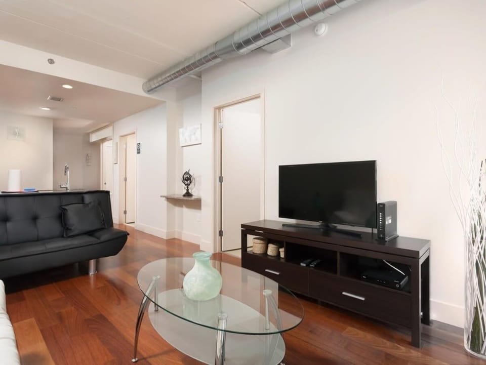 2BR Fully Furnished Apartment in downtown - Great location apts Apartment in Rittenhouse Square