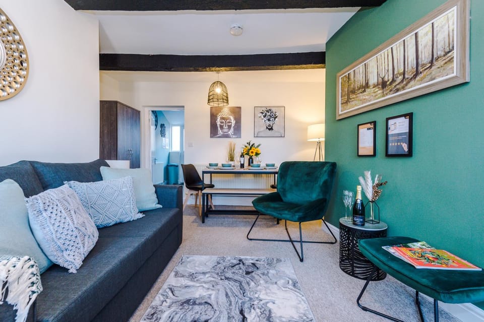 Living room, Seating area, Dining area