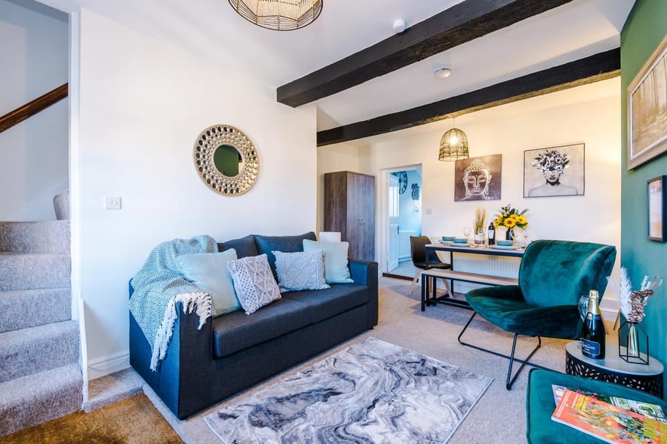 Living room, Seating area, Dining area