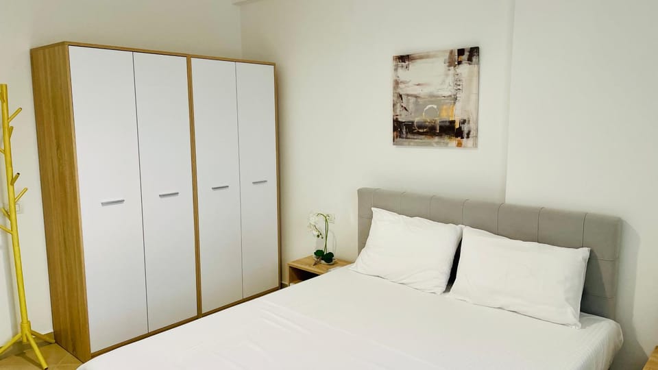 Bed, Photo of the whole room, Bedroom, wardrobe