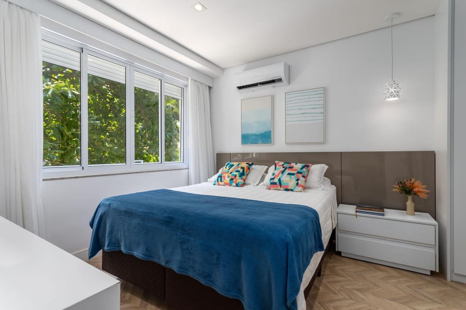 Bed, Photo of the whole room, Bedroom, air conditioner