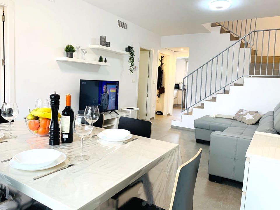 Magnifico apartamento de planta alta LA ISLA Apartment in Torrevieja