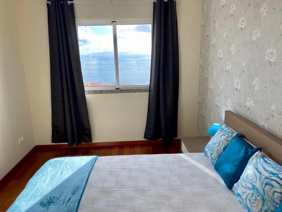 Canico Penthouse with Sea View Apartment in Caniço