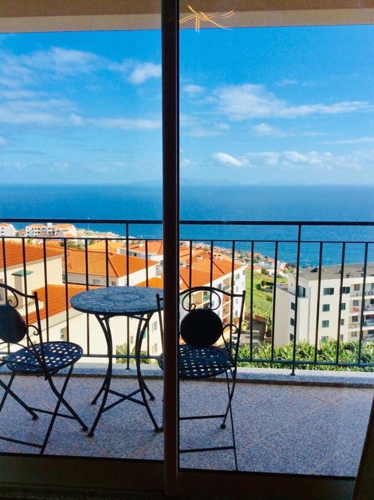 Canico Penthouse with Sea View Apartment in Caniço