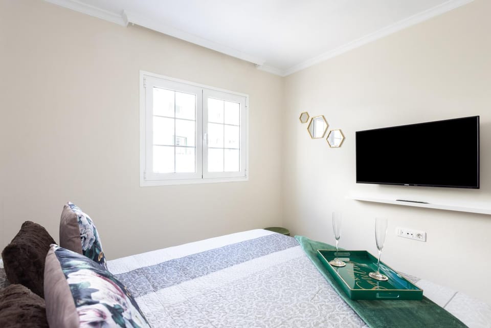 TV and multimedia, Photo of the whole room