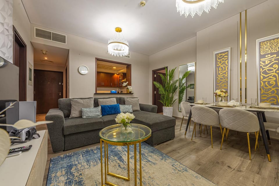 Luxury 2BR Burj Khalifa Fountain View with Pool, Gym, and Near Dubai Mall Apartment in Dubai
