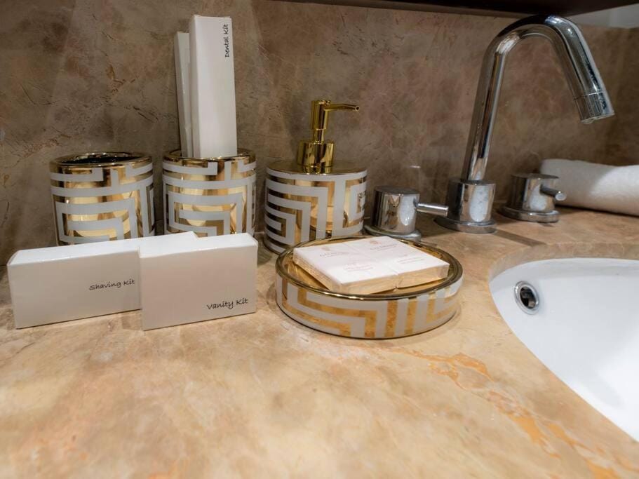 Luxury 2BR Burj Khalifa Fountain View with Pool, Gym, and Near Dubai Mall Apartment in Dubai