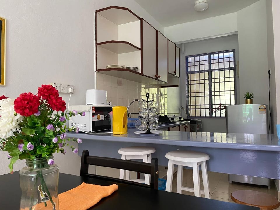 BATU FERRINGHI BAYU EMAS APARTMENT Hostel in Batu Ferringhi, Penang, Malaysia