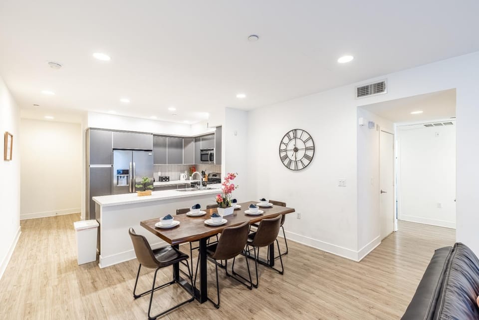 3BR 3BA Fully Furnished Apartment in Hollywood apts Apartment in West Hollywood