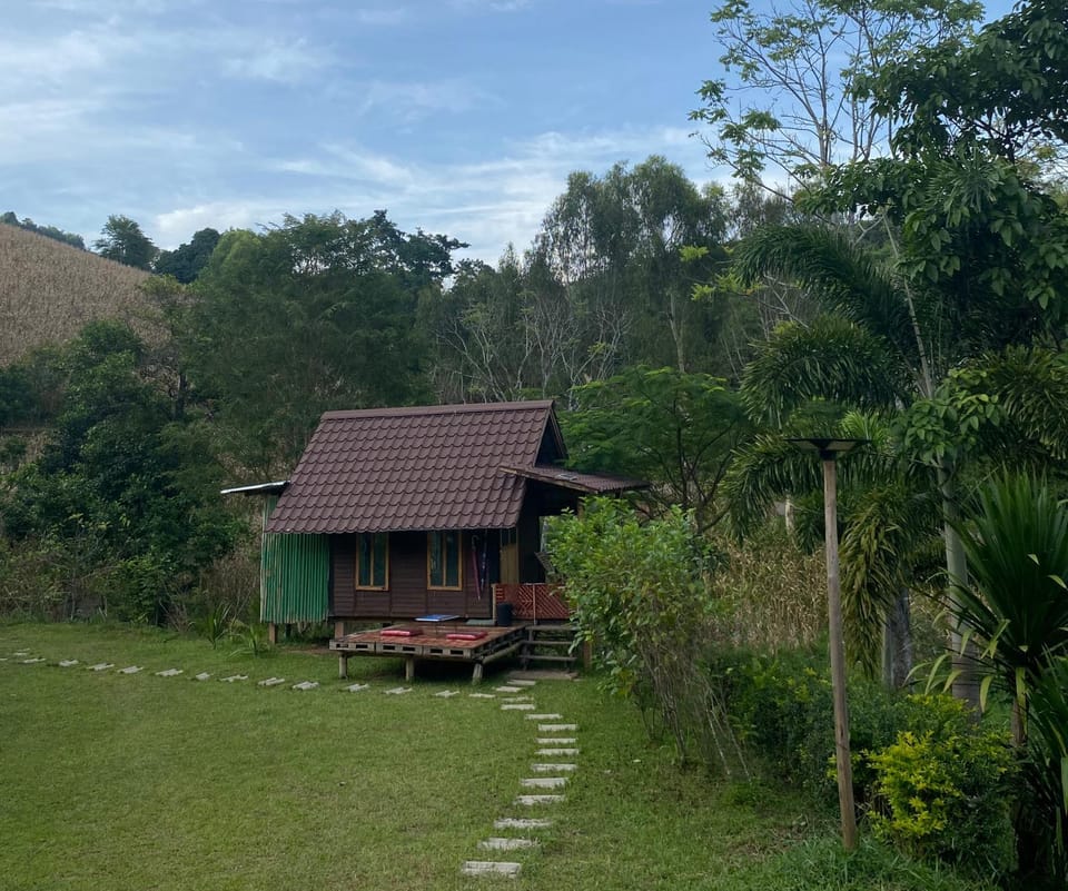 Khaokhopimphupha farmstay เขาค้อพิมภูผาฟาร์มสเตย์ ไม่มีไฟฟ้า น้ำจากน้ำตกธรรมชาติ Low cabon with Sustainability cares Farm Stay in Laos