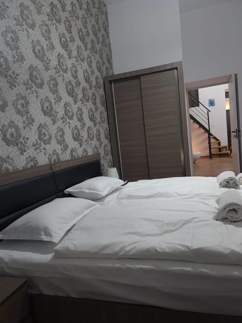 Bed, Photo of the whole room, Bedroom, towels