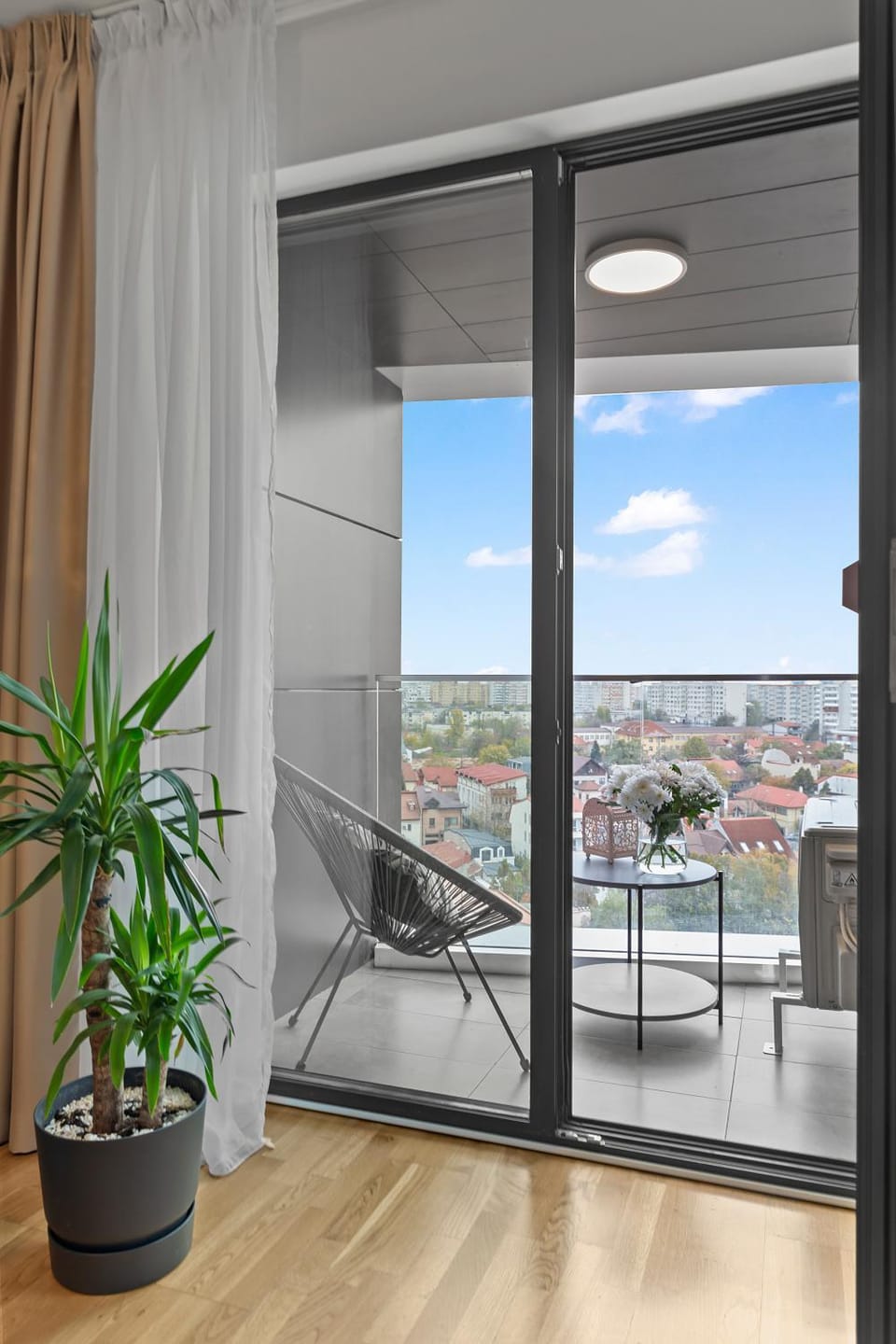 Balcony/Terrace, City view