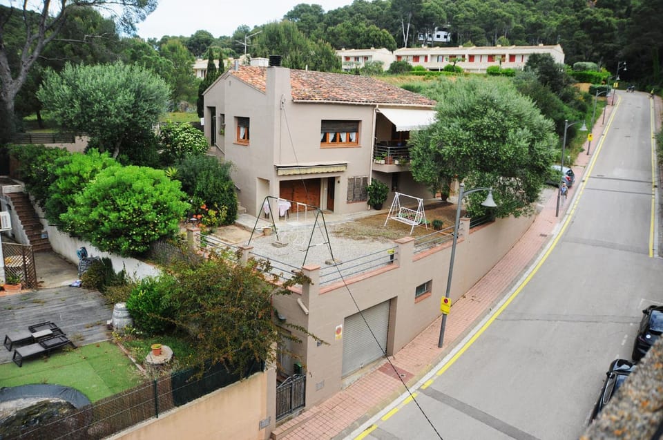 Property building, Facade/entrance, Off site
