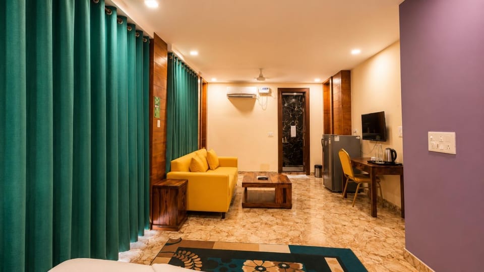 Seating area, Bedroom